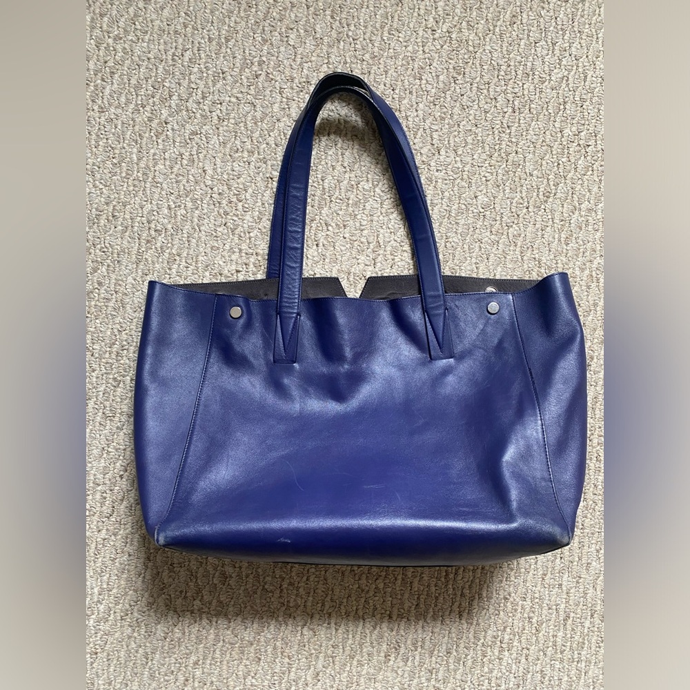 VINCE SIGNATURE ITALIAN LEATHER NAVY BLUE TOTE